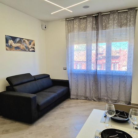 Tower Apartments Terracina Exterior foto